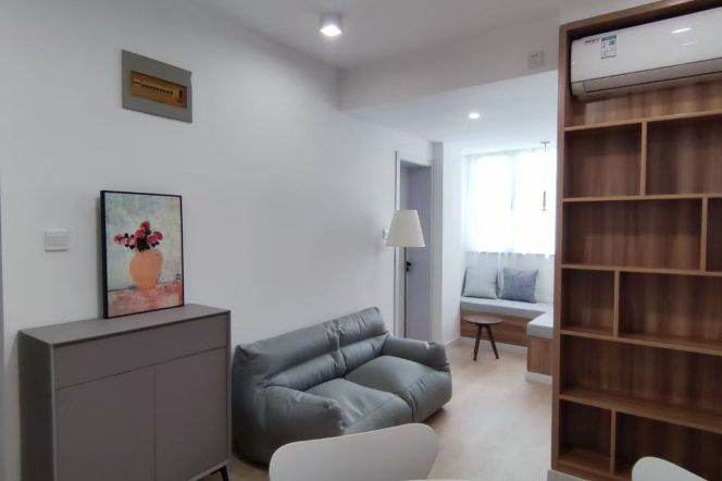 2BR Apartment near Jiashan Rd Metro (L9/L12)