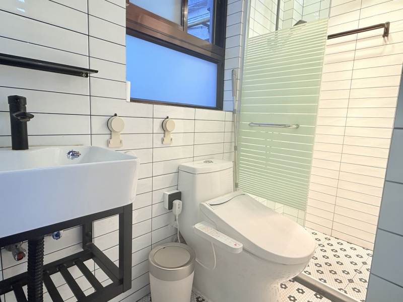 Housing image — Bathroom