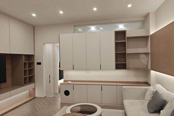 Spacious 1BR Heritage Apartment near South Shaanxi Rd Metro with Private Garden (L1/L10/L12/L13)