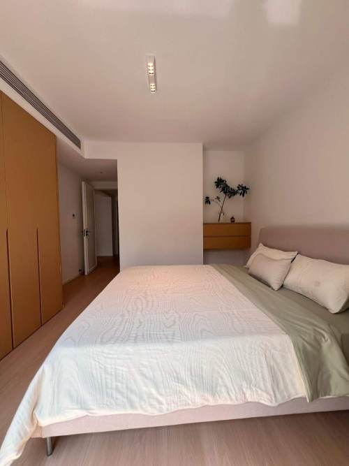 Housing image — Bedroom