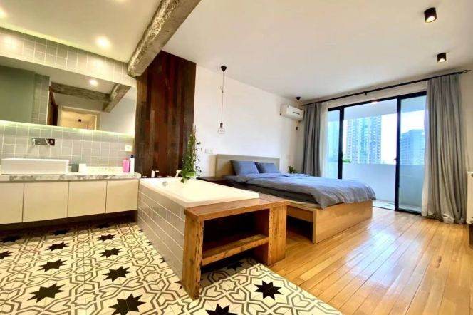 4BR Apartment near Jiangsu Rd Metro