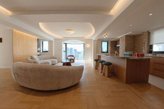 High-Floor Spacious 4BR Apartment in Laoximen (L10/L14)