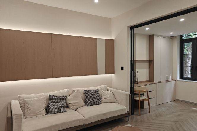 Spacious 1BR Heritage Apartment near South Shaanxi Rd Metro with Private Garden (L1/L10/L12/L13)