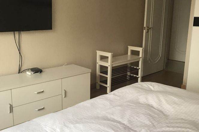 3BR Shared Apartment in Hongqiao CBD (L10)