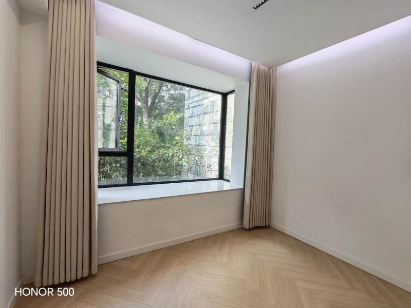 Housing image — Bedroom