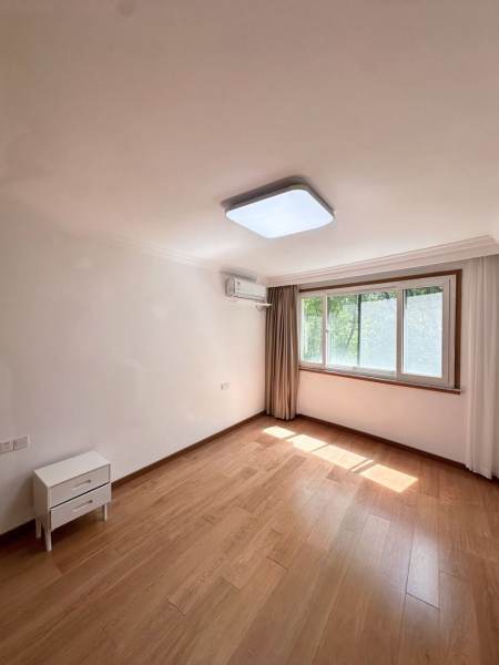 Housing image — Bedroom