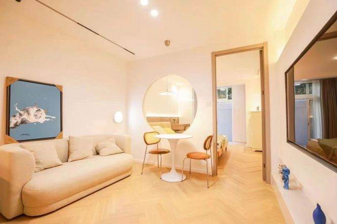 1BR Apartment near Zhongshan Park with Terrace (L2/L11)