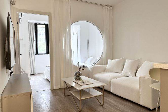 1BR Apartment in Jing'an (L7/L13)