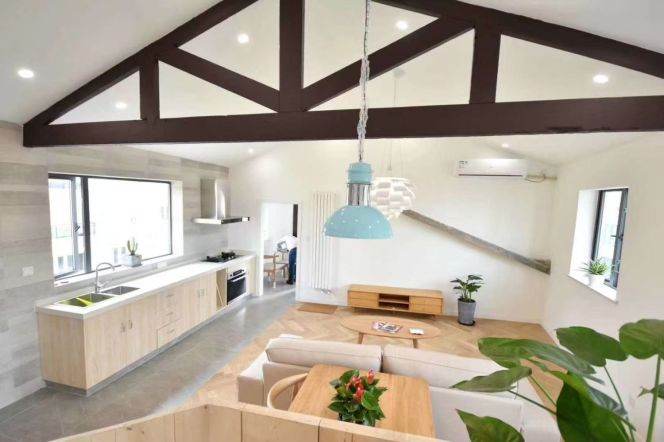 Historic 2BR Lane House near South Huangpi Road Metro with Green View (L1/L10/L13/L14)