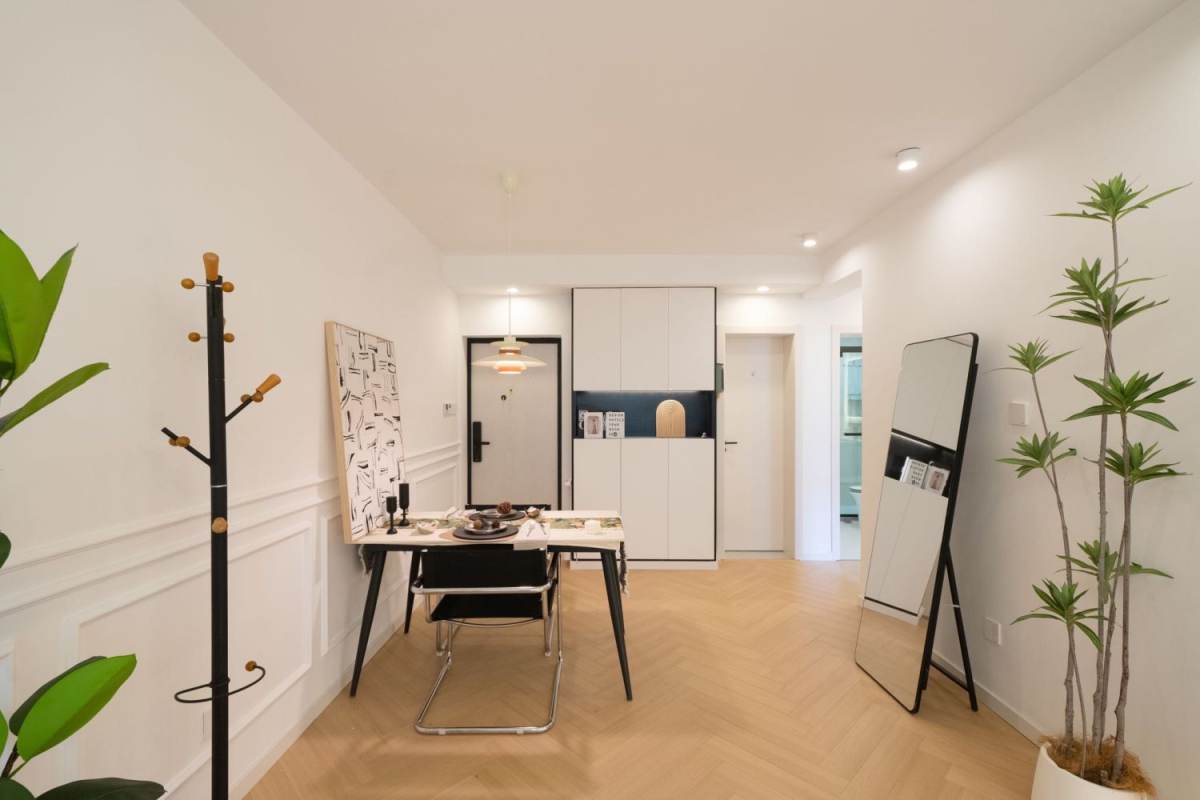 Housing image — Dining Area