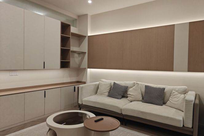 Spacious 1BR Heritage Apartment near South Shaanxi Rd Metro with Private Garden (L1/L10/L12/L13)