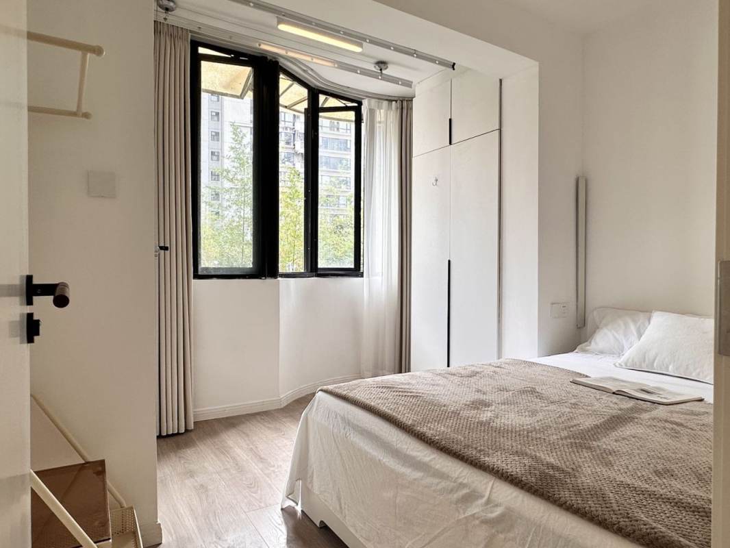 Housing image — Bedroom