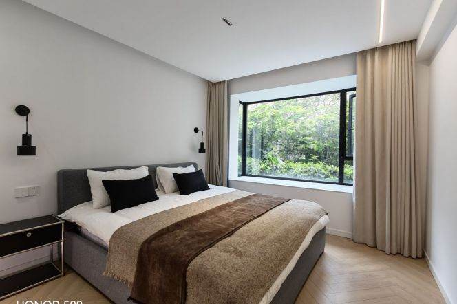 4BR Apartment in Jing'an with Green View (L13/L14)