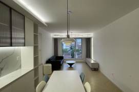 Spacious 3BR Apartment in Jing'an with Green View (L7)