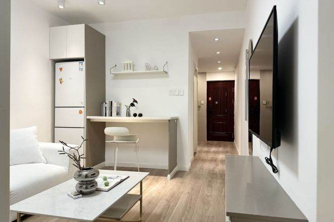 1BR Apartment in Jing'an (L7/L13)