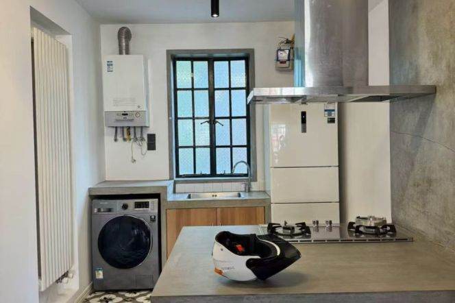 2BR Apartment in Jing'an (L2/L7/L14)