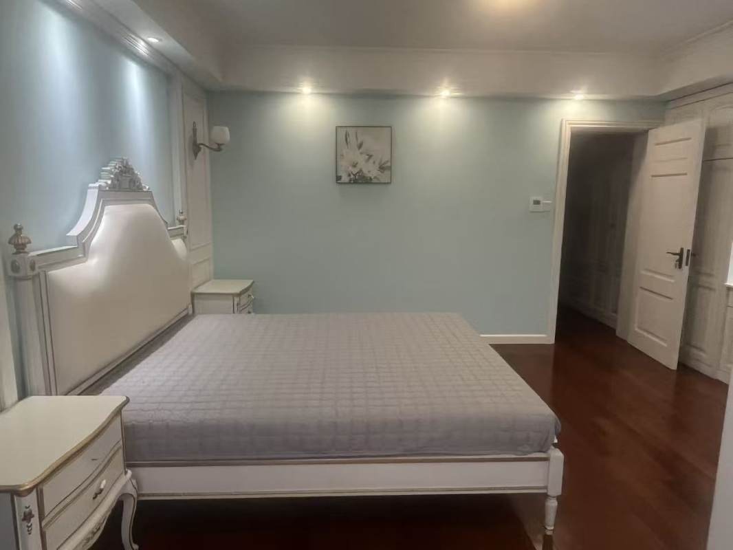 Housing image — Bedroom
