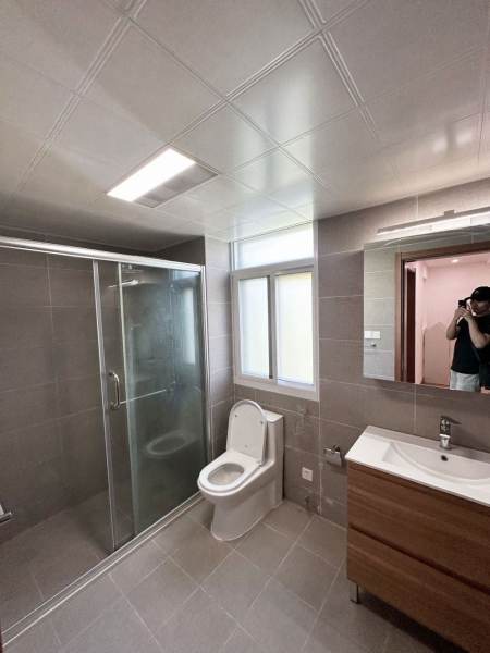 Housing image — Bathroom