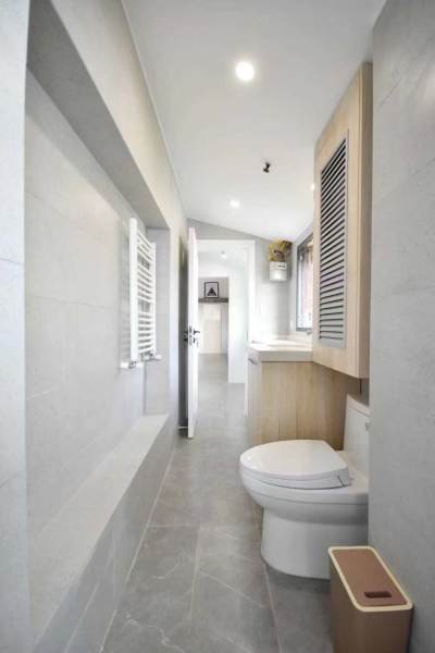 Housing image — Bathroom