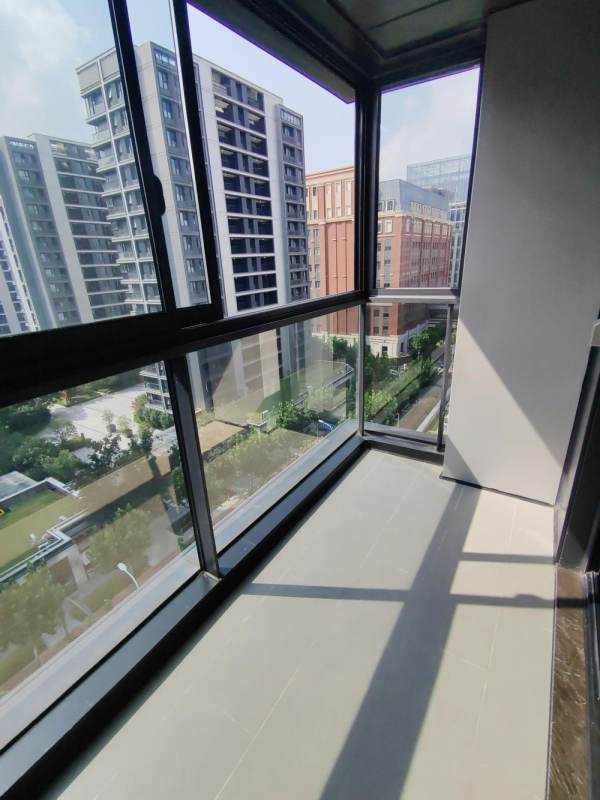 Housing image — Balcony