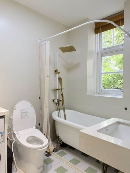 Housing image — Bathroom