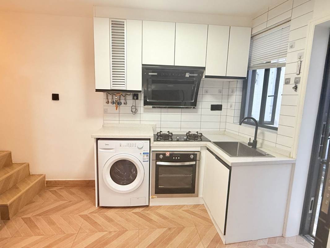 Housing image — Kitchen