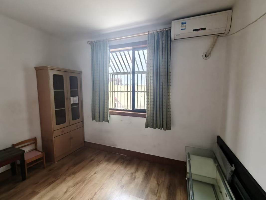 Housing image — Bedroom