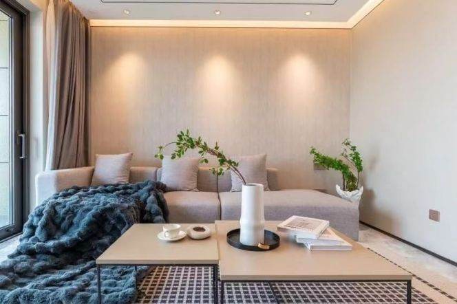 High-Floor 3BR Apartment near Wuzhong Road Metro