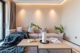 High-Floor 3BR Apartment near Wuzhong Road Metro