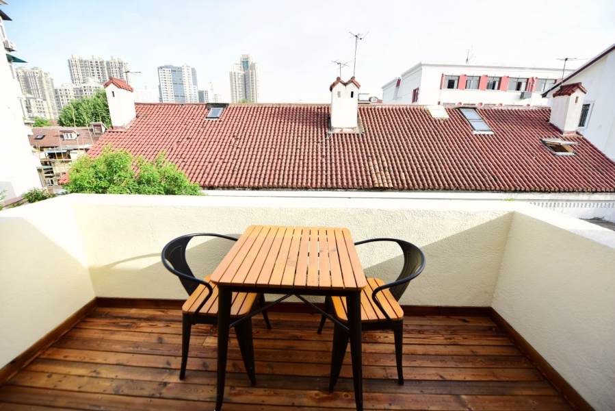 Housing image — Balcony