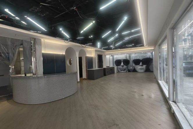 Spacious Studio Commercial Space near Nanjing Xi Lu (L2/L12/L13)