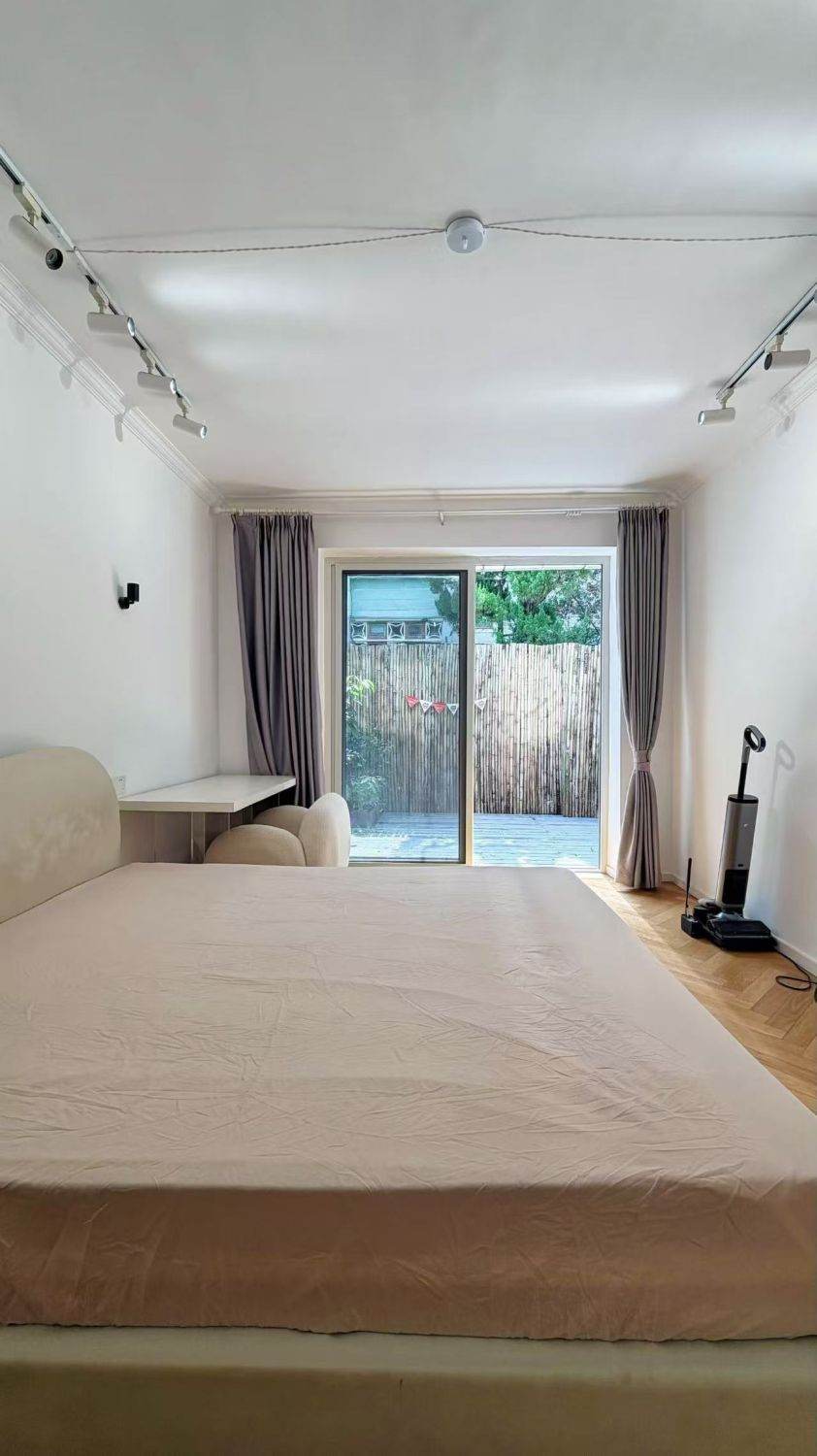 Housing image — Bedroom
