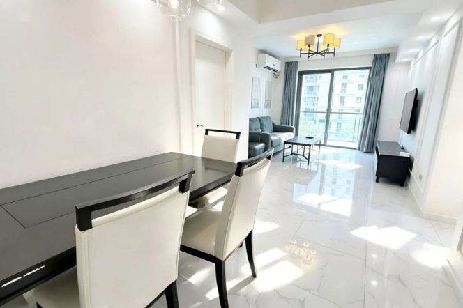 8BR Apartment near Dapuqiao Metro with Floor-to-Ceiling Windows (L9)