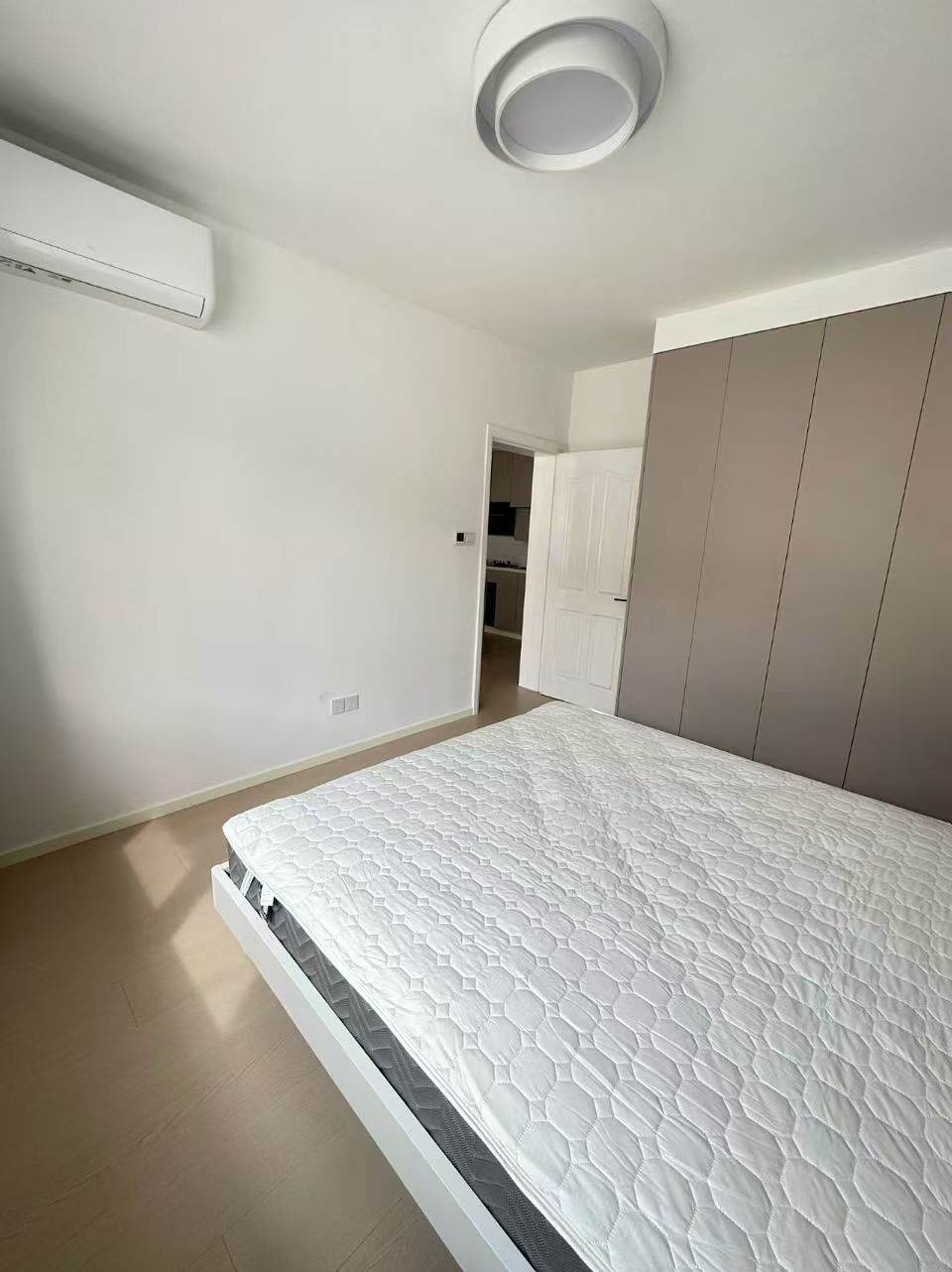 Housing image — Bedroom