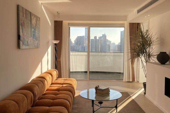 2BR Apartment near Jiangsu Rd Metro (L2/L11)
