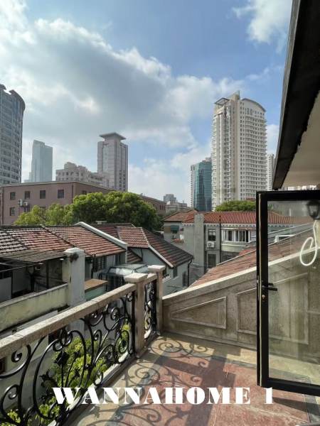 Housing image — Balcony