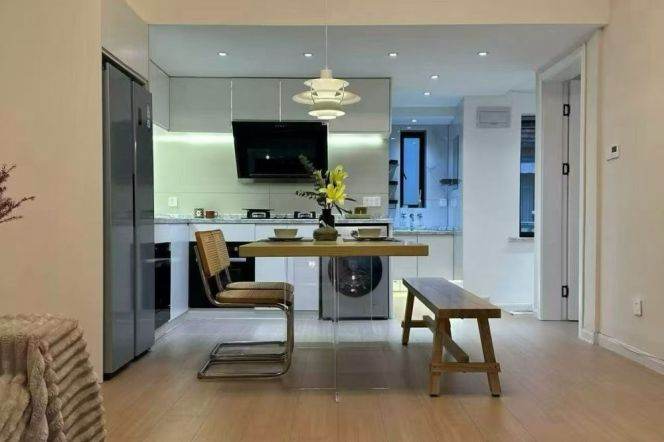 Spacious 2BR Heritage Apartment in Old Xuhui with Terrace