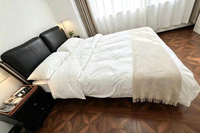 Spacious 2BR Heritage Apartment near Bund 18 (L2/L10)