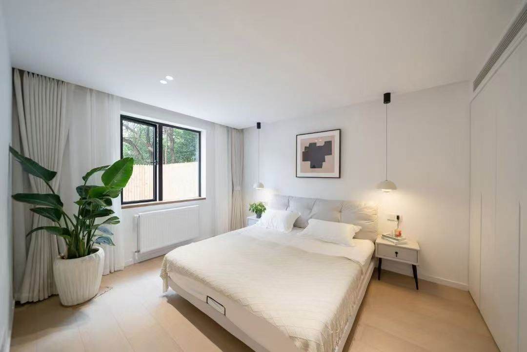Housing image — Bedroom