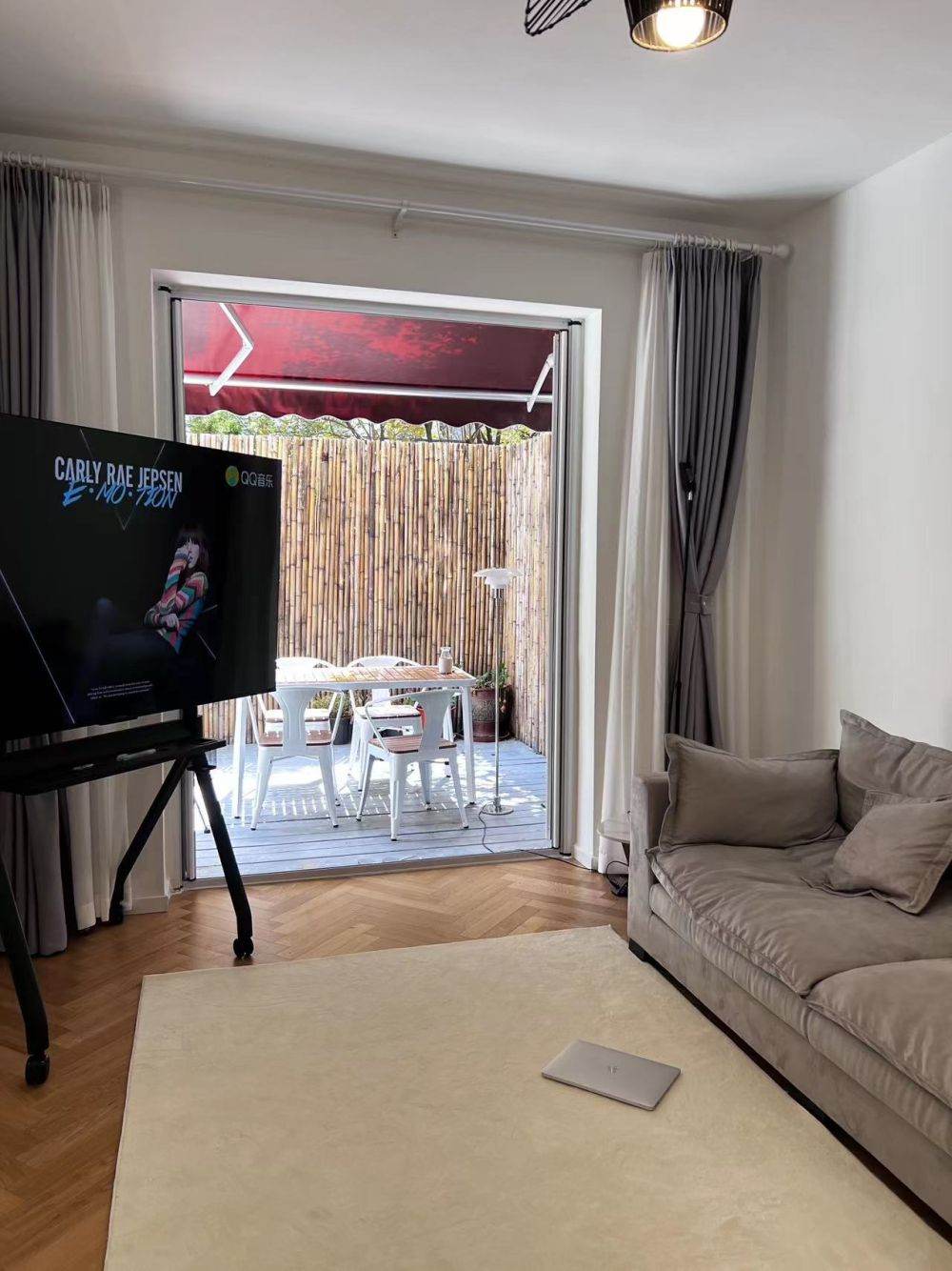 Housing image — Living Room
