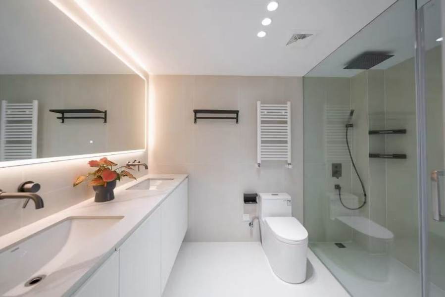 Housing image — Bathroom