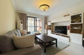 Spacious 2BR Apartment near West Nanjing Rd Metro