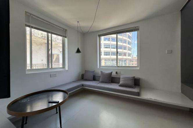 2BR Apartment in Jing'an with Outstanding View