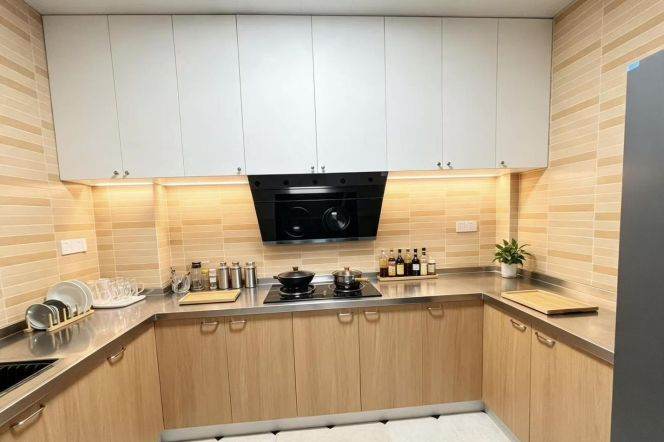 Spacious 2BR Heritage Apartment near Bund 18 (L2/L10)