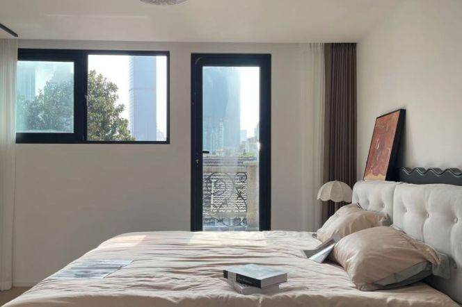 2BR Lane House in Jing'an with Green View