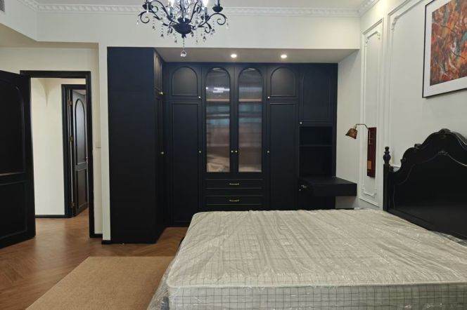 Spacious High-Ceiling Historic 2BR Apartment in Old Xuhui (L1/L7)