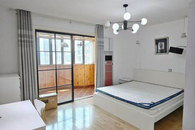 High-Floor 1BR Apartment near Zhongshan Park
