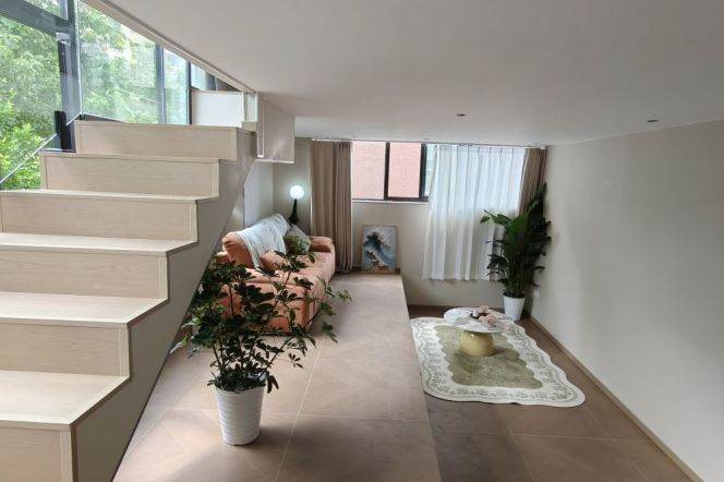 2BR Apartment near West Yan'An Rd Metro