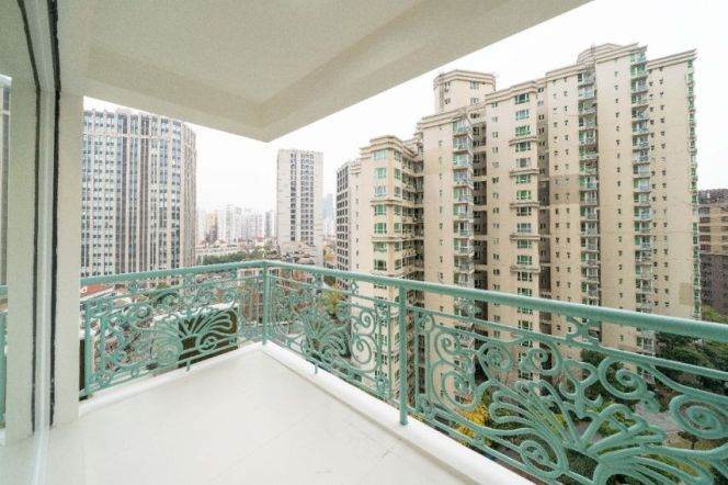 2BR Apartment in Jing'an (L14)