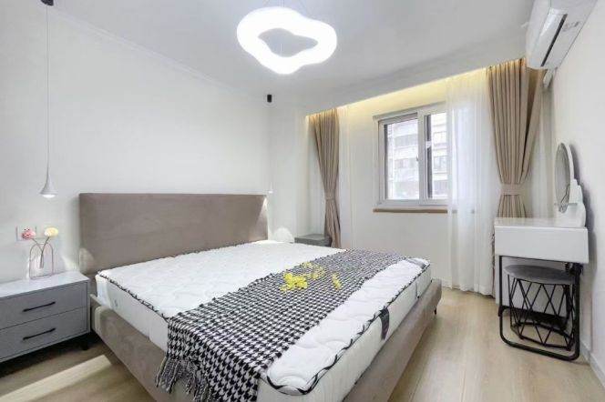 2BR Apartment in Jing'an (L7/L13/L14)